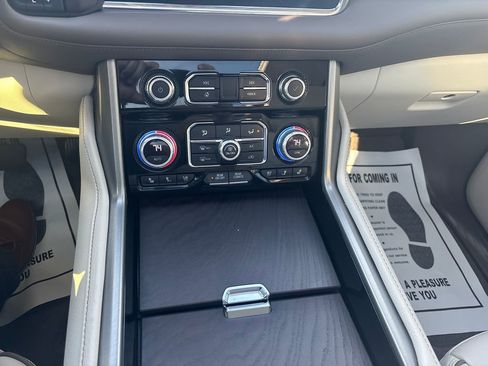 Used 2022 GMC Yukon Denali image 24