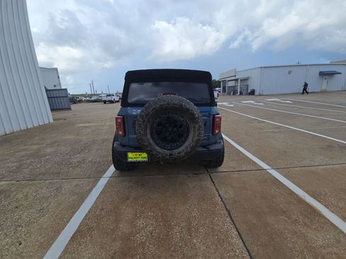 Used 2022 Ford Bronco Badlands image 9