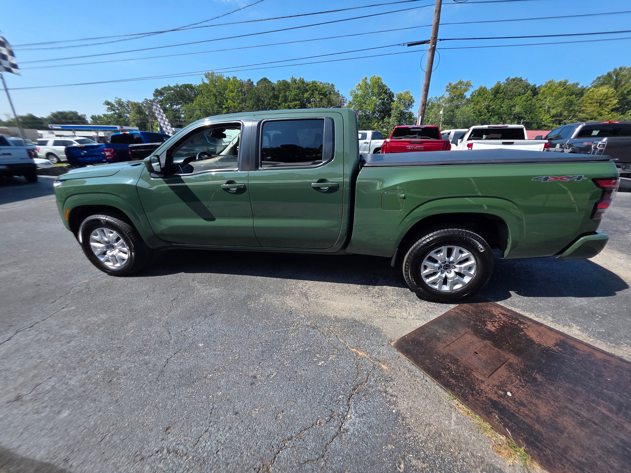 Used 2023 Nissan Frontier SV w/ Technology Package AWD/4WD image 8