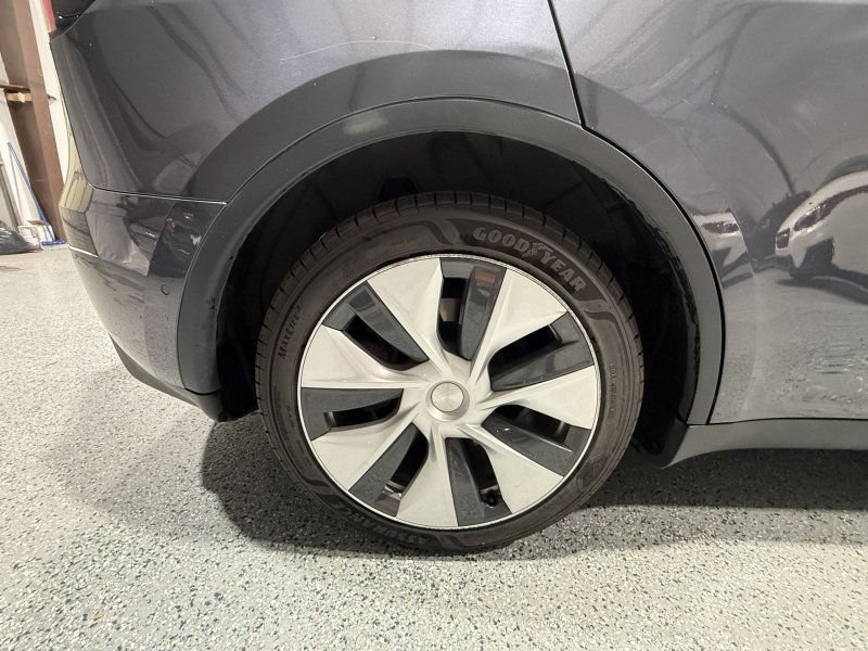 Used 2021 Tesla Model Y Long Range AWD/4WD image 7