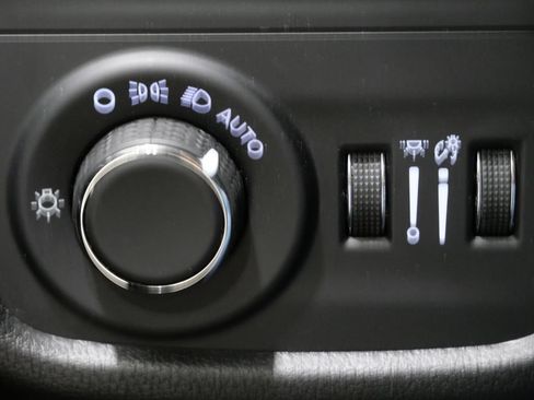 Used 2023 Jeep Grand Cherokee Altitude AWD/4WD image 15