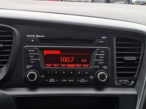 Used 2011 Kia Optima LX w/ Convenience Pkg image 17