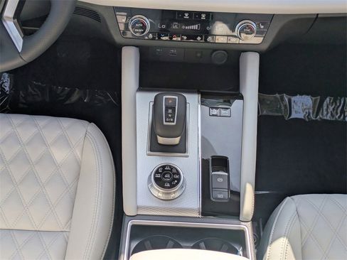 New 2025 Mitsubishi Outlander SEL image 20