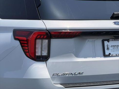 Used 2025 Ford Explorer Platinum w/ Ultimate Package AWD/4WD image 13