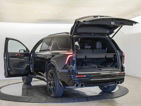 Used 2024 Chevrolet Traverse RS w/ LPO, Cargo Package FWD image 30