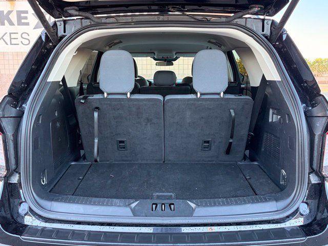 Used 2025 Ford Explorer Active RWD image 18