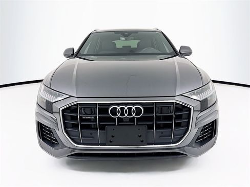 Used 2023 Audi Q8 Premium image 6