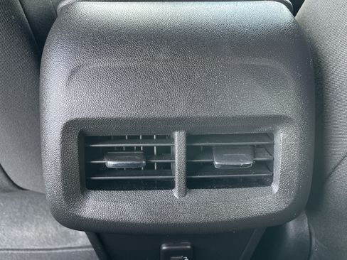 Used 2023 Chevrolet Equinox LT FWD image 18