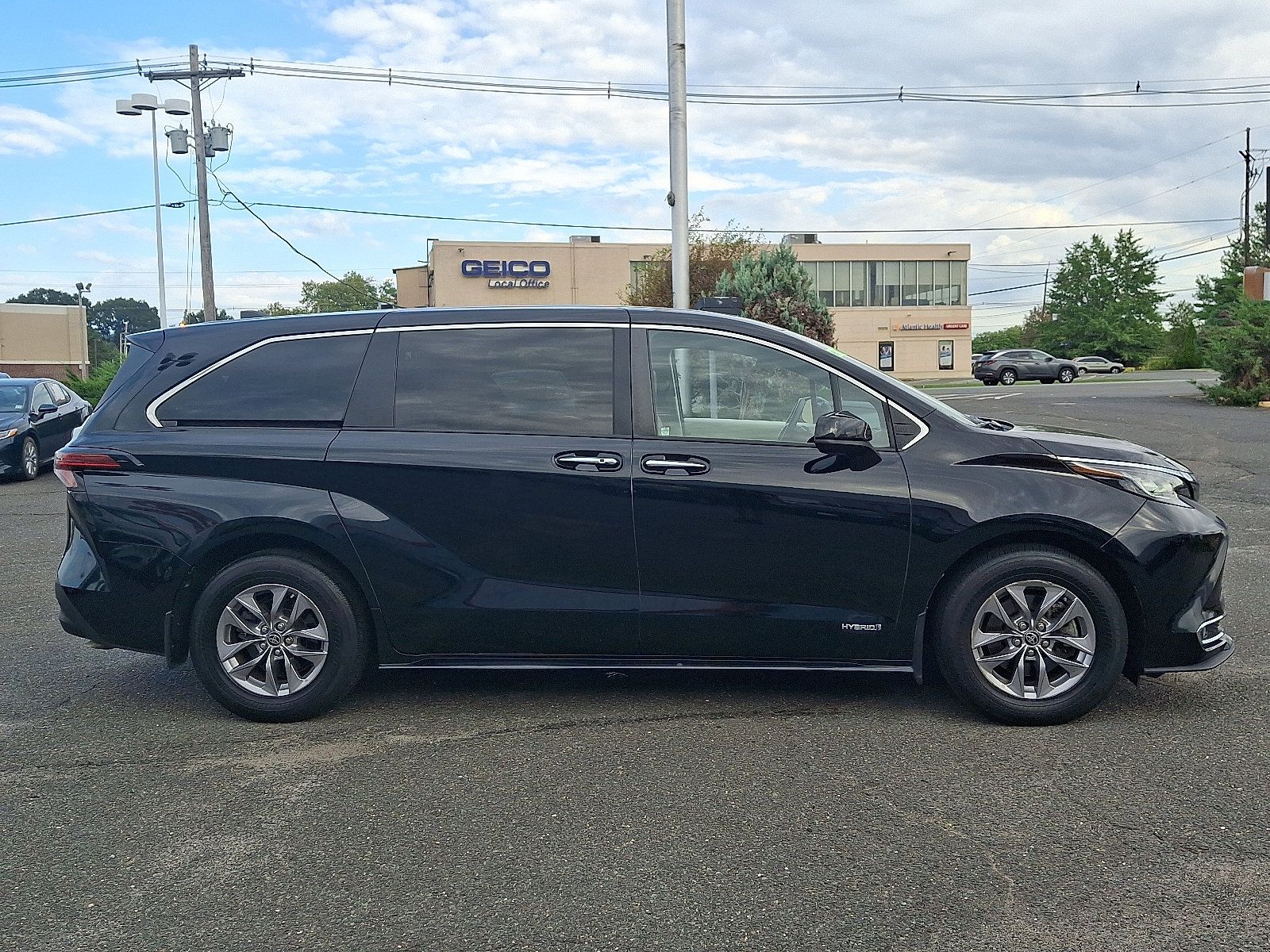 Used 2021 Toyota Sienna XLE AWD/4WD image 8