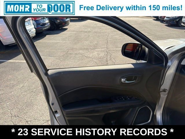 Used 2019 Jeep Compass Latitude FWD image 12