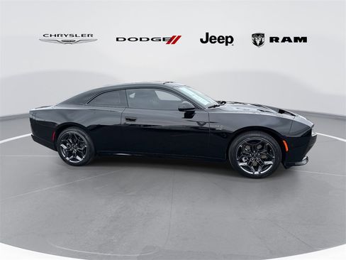 Used 2025 Dodge Charger R/T w/ Quick Order Package 25M R/T image 2