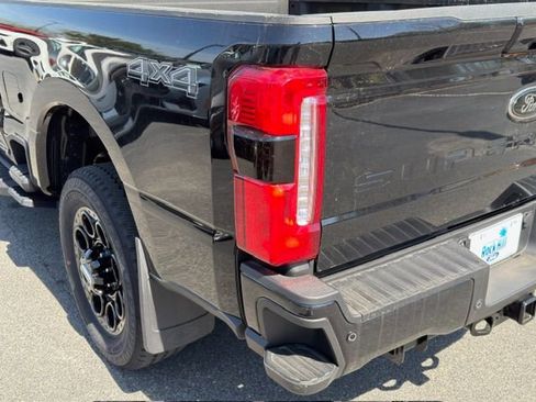 New 2026 Ford F250 Lariat w/ Black Appearance Package image 24