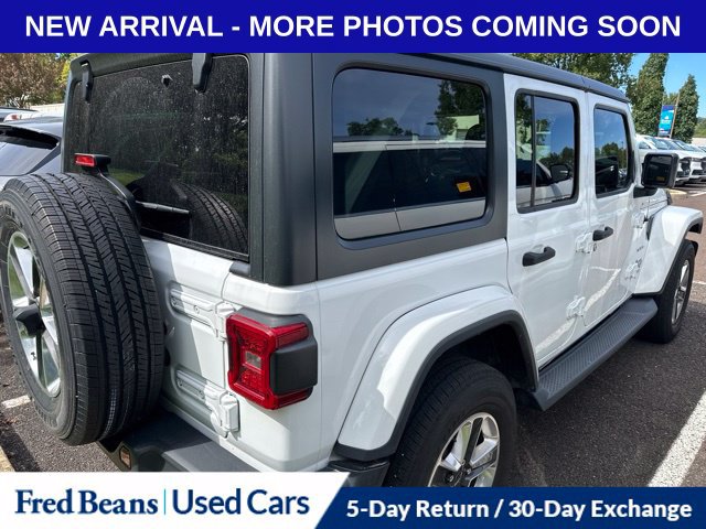 Used 2018 Jeep Wrangler Unlimited Sahara w/ Dual Top Group AWD/4WD image 6