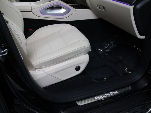 Used 2026 Mercedes-Benz GLS 450 4MATIC image 39