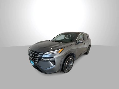 Used 2024 Nissan Rogue SV image 4