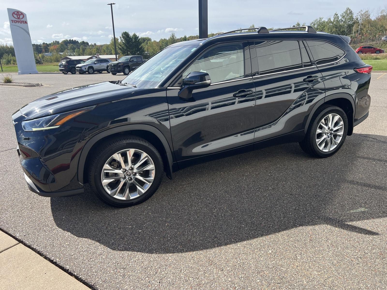 Used 2020 Toyota Highlander Limited AWD/4WD image 6