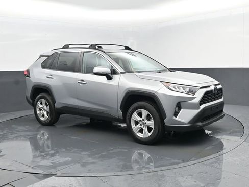 Used 2019 Toyota RAV4 XLE w/ All Weather Liner Package AWD/4WD image 3