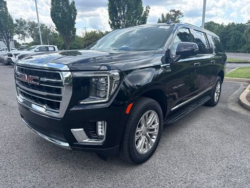 Used 2023 GMC Yukon XL SLT w/ SLT Luxury Package AWD/4WD image 8