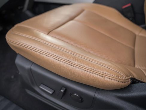 Used 2022 Ford F350 Lariat w/ Lariat Ultimate Package image 43