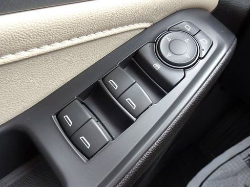 Certified 2022 Chevrolet Traverse LS image 22