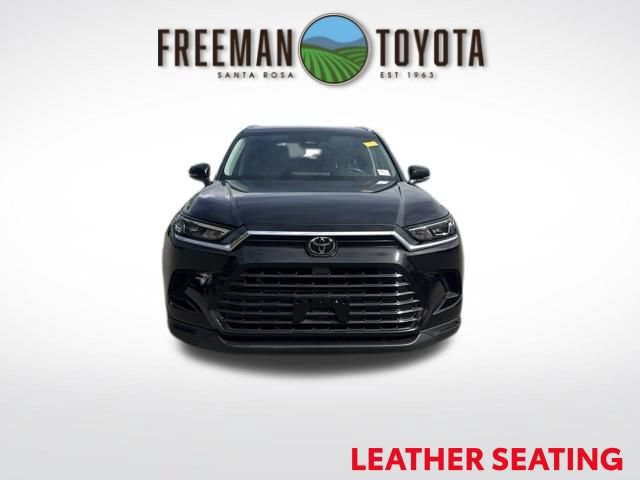 Used 2024 Toyota Grand Highlander AWD image 3