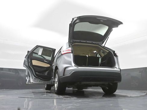 Used 2023 Ford Edge SE image 42