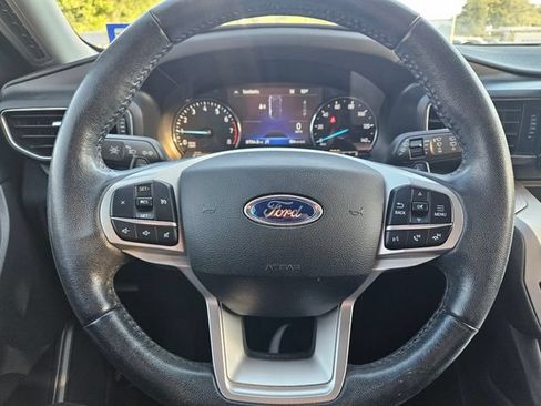 Used 2020 Ford Explorer XLT w/ Equipment Group 202A RWD image 9