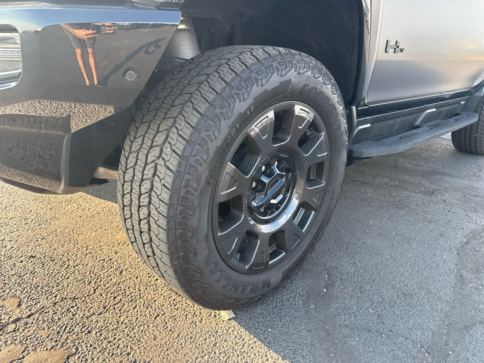 Certified 2026 GMC Hummer EV 3X w/ Carbon Fiber Edition Package AWD/4WD image 9