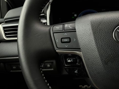 Used 2025 Toyota Camry SE FWD image 33