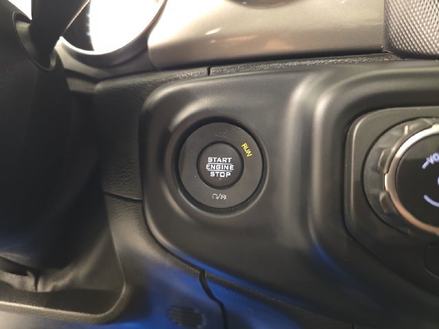 Used 2019 Jeep Wrangler Unlimited Sahara AWD/4WD image 29
