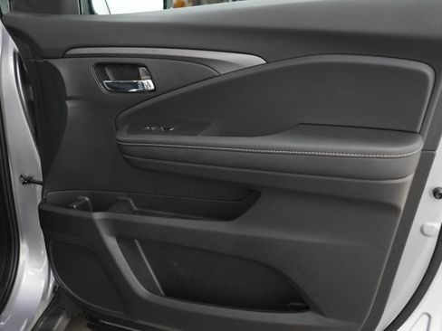 Used 2024 Honda Ridgeline Sport image 9