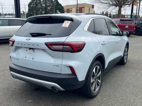 Used 2025 Ford Escape Platinum image 5