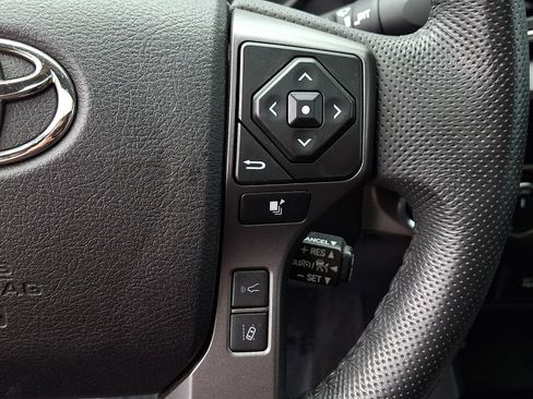 Used 2022 Toyota Tacoma TRD Sport w/ TRD Premium Sport Package AWD/4WD image 23