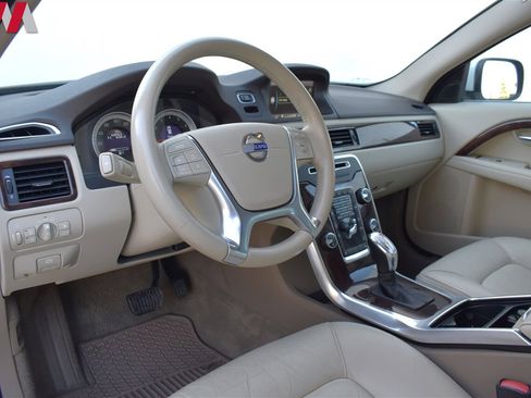 Used 2013 Volvo XC70 T6 image 3