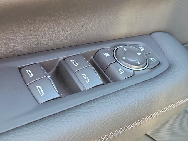 New 2026 GMC Yukon Denali w/ Denali Reserve Package AWD/4WD image 14