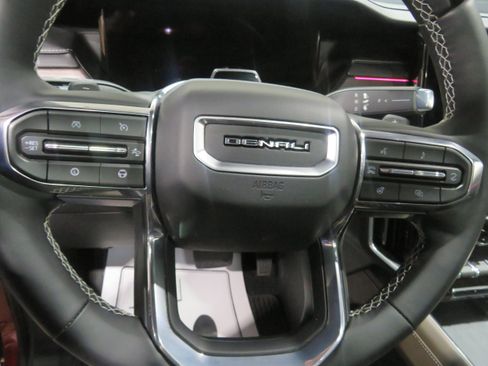 Used 2026 GMC Acadia Denali Ultimate AWD/4WD image 15