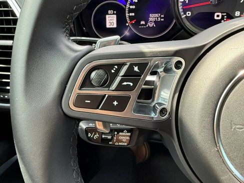 Used 2022 Porsche Cayenne Turbo AWD/4WD image 34