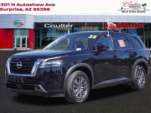 Certified 2025 Nissan Pathfinder SV AWD/4WD image 1