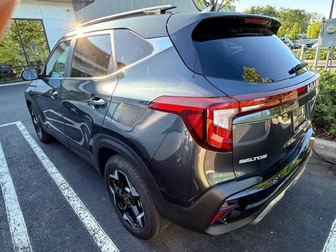 Certified 2025 Kia Seltos EX w/ EX Sunroof Package AWD/4WD image 4