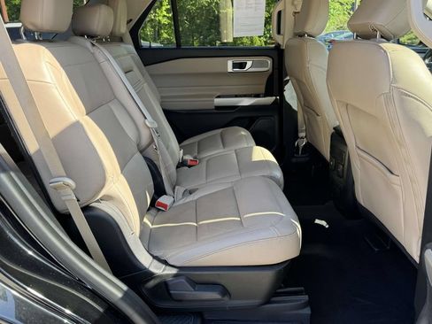 Certified 2022 Ford Explorer Limited AWD/4WD image 14
