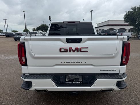 Used 2022 GMC Sierra 1500 Denali RWD image 3