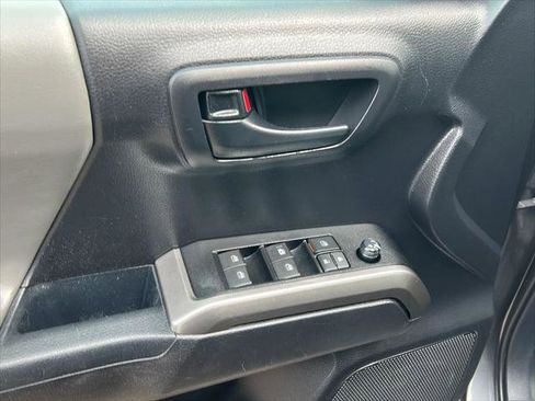 Certified 2021 Toyota Tacoma SR5 image 10