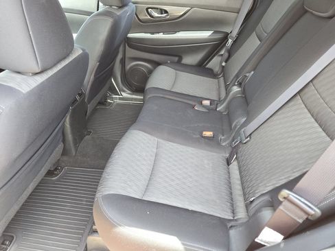 Used 2017 Nissan Rogue SV FWD image 20