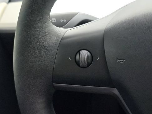 Used 2023 Tesla Model Y Long Range AWD/4WD image 28