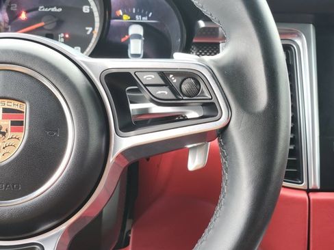 Used 2018 Porsche Macan Turbo image 29