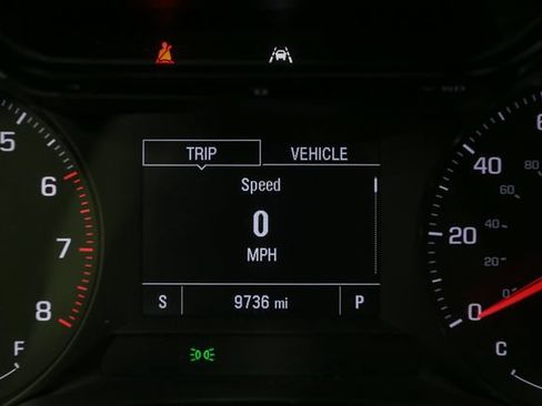 Used 2025 Chevrolet Trax LS w/ LS Convenience Package FWD image 30