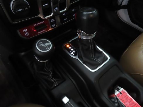 Used 2021 Jeep Wrangler Unlimited Rubicon w/ Uconnect 4C Nav & Sound Group AWD/4WD image 15