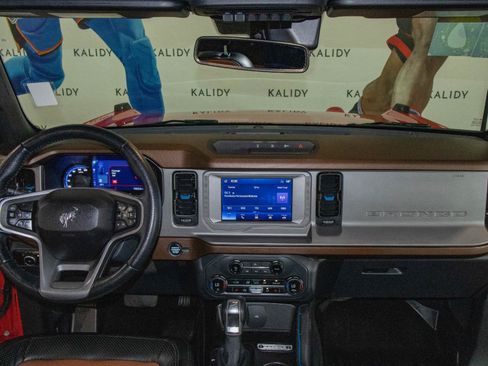 Used 2023 Ford Bronco Outer Banks AWD/4WD image 3
