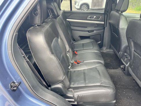 Used 2018 Ford Explorer XLT w/ Equipment Group 202A AWD/4WD image 15