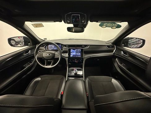 Used 2023 Jeep Grand Cherokee L Laredo image 19